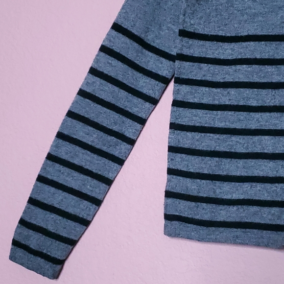 Brandy Melville Striped Pullover Crewneck Sweater - Picture 4 of 13